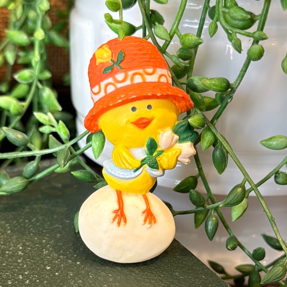 Vintage Hallmark Easter/Spring Pin - image 1